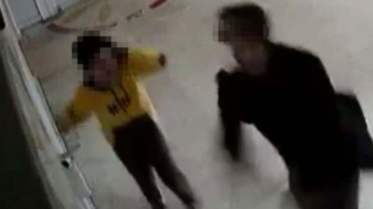 Öğretmeninden şiddet gören çocuk anlattı: Kanlı kazağımı çıkartıp yenisi aldı